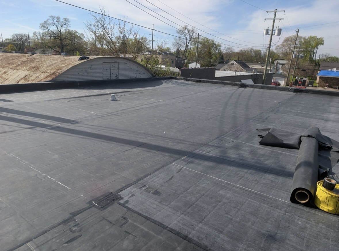 Flat Roof Systems in Michigan Require Precision Installation and Long-Term Protection